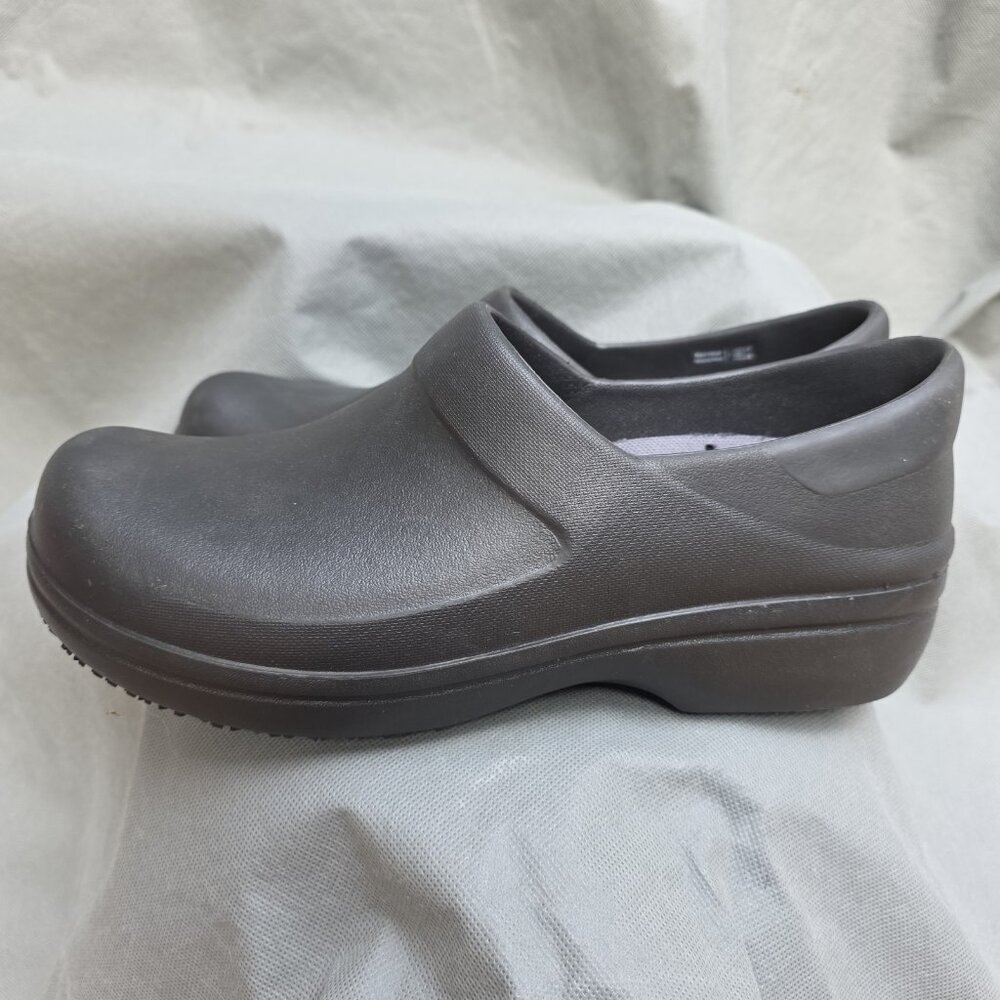 Crocs Size 10 Slip On Black Clogs Dual Comfort Nursing Work Shoes Gardening